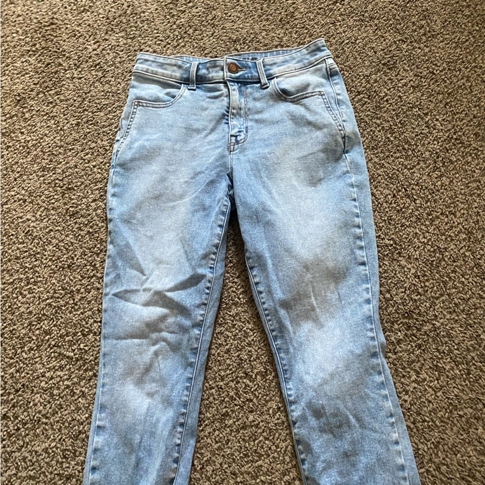 Juniors blue jeans